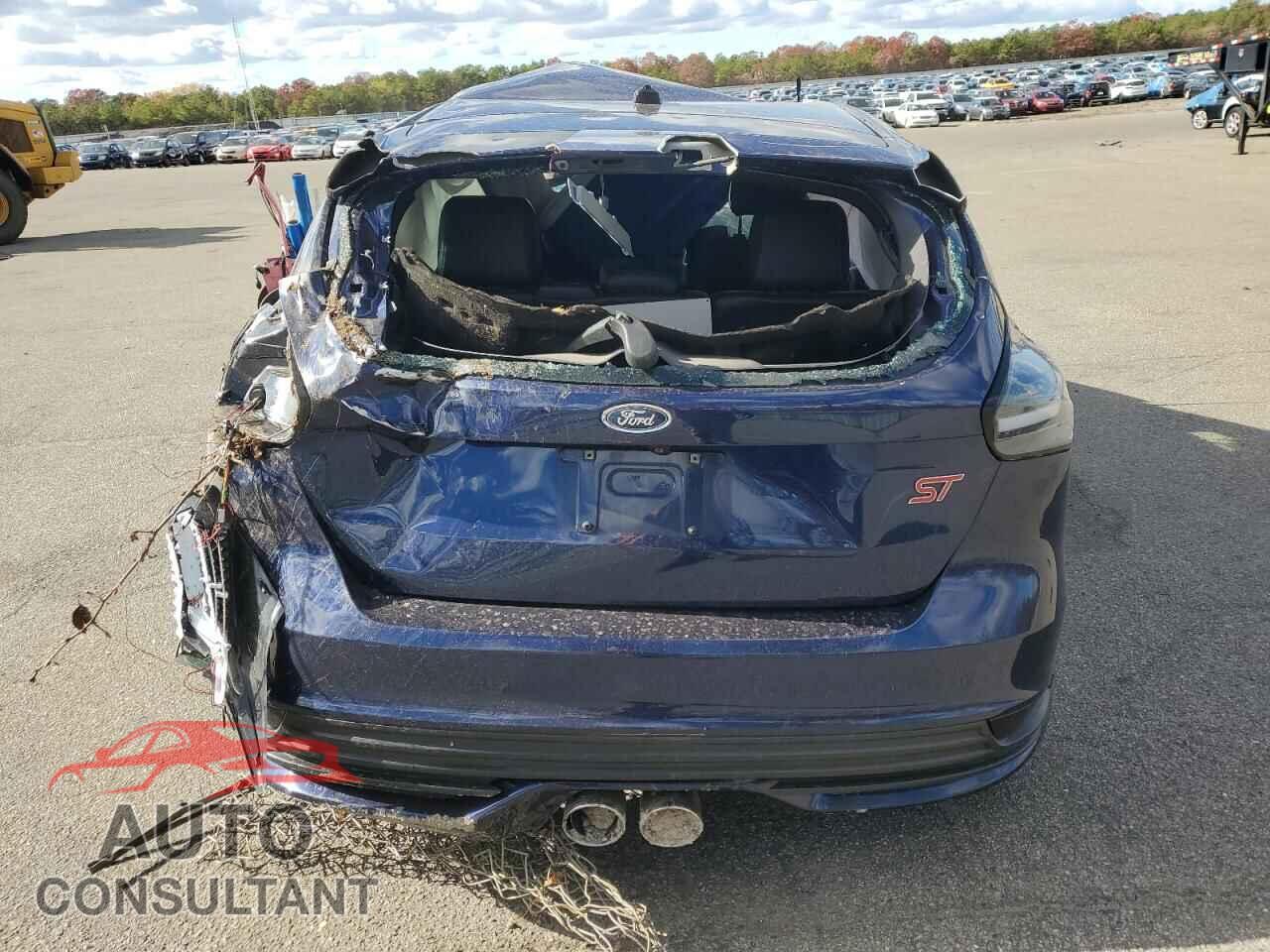 FORD FOCUS 2017 - 1FADP3L90HL234096