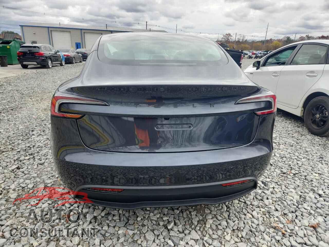 TESLA MODEL 3 2025 - 5YJ3E1EBXSF023921