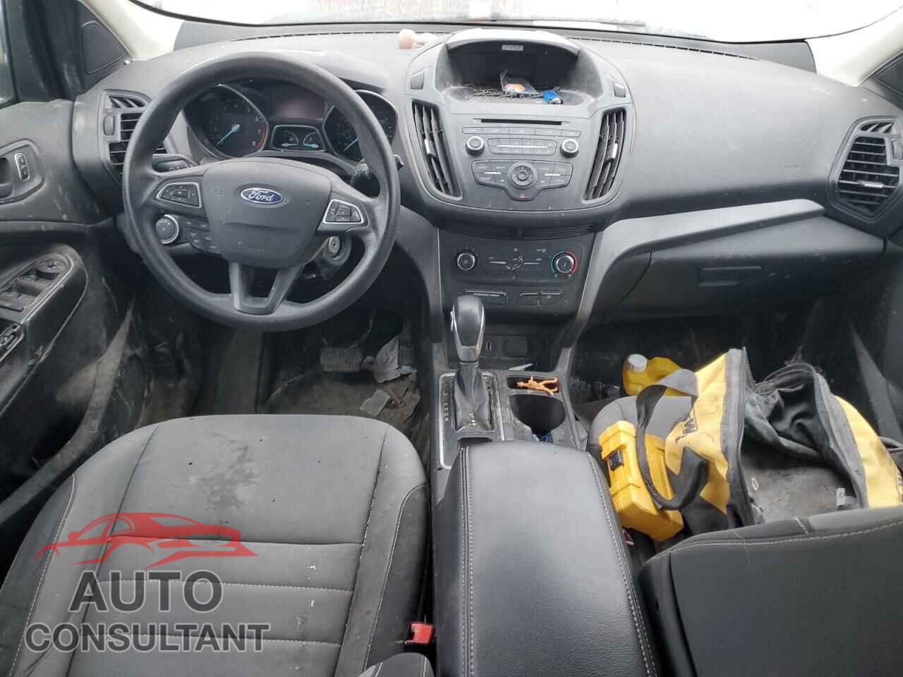 FORD ESCAPE 2017 - 1FMCU0F75HUC85171