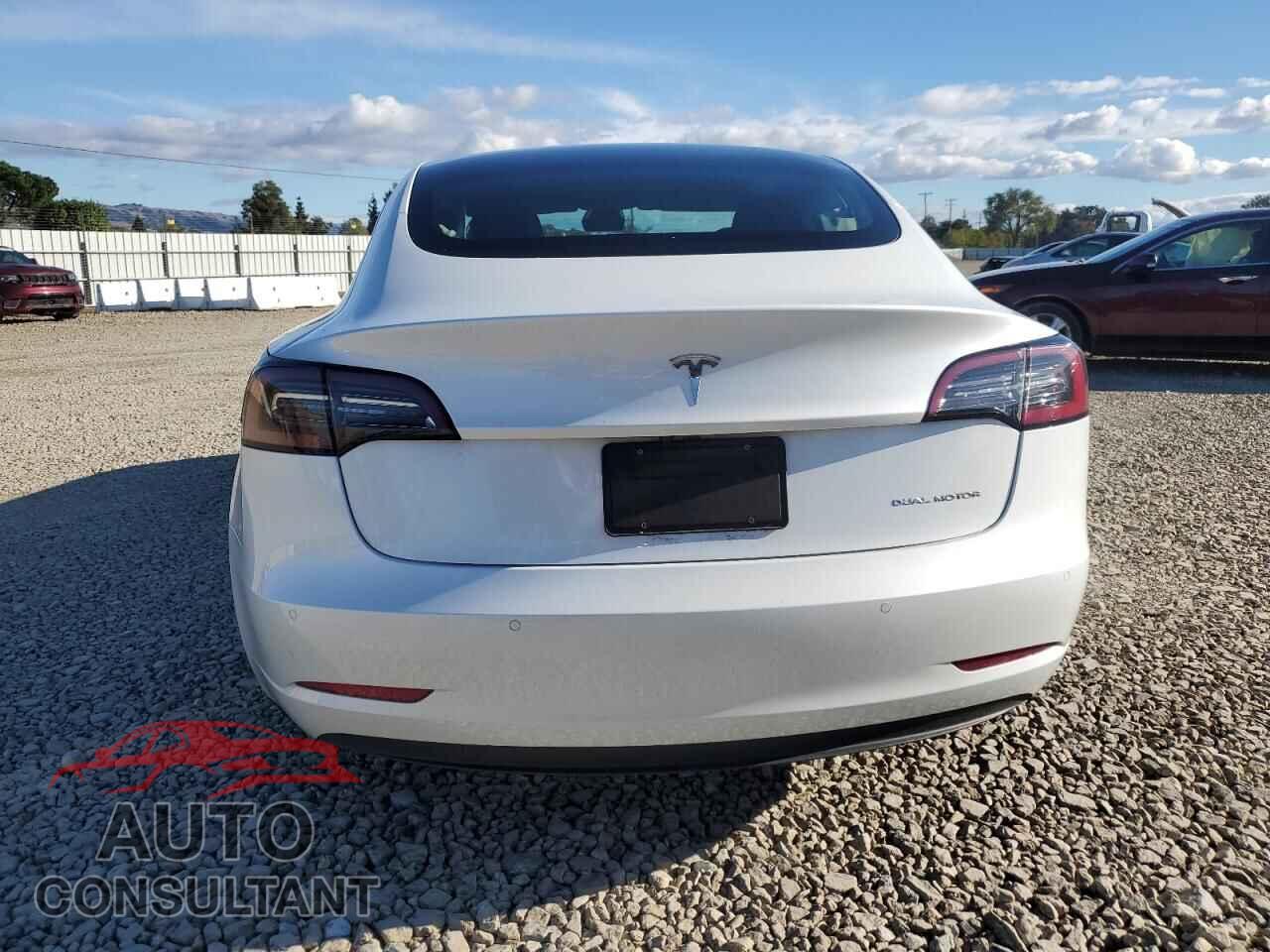 TESLA MODEL 3 2021 - 5YJ3E1EB9MF033407