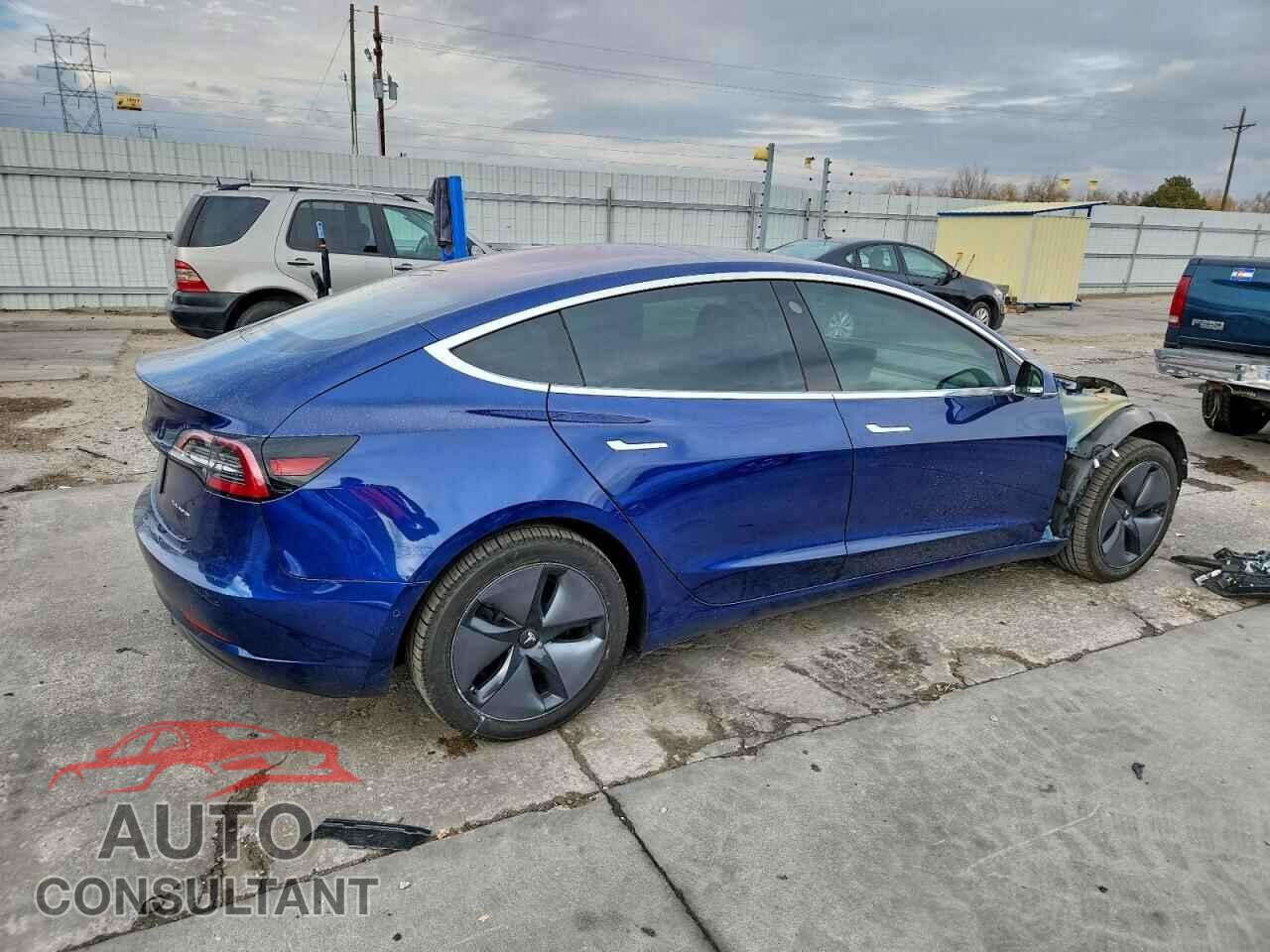 TESLA MODEL 3 2019 - 5YJ3E1EB3KF210837