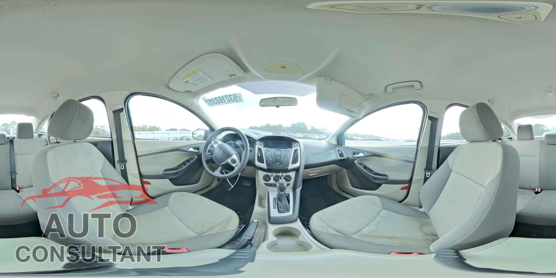 FORD FOCUS 2014 - 1FADP3F22EL104525