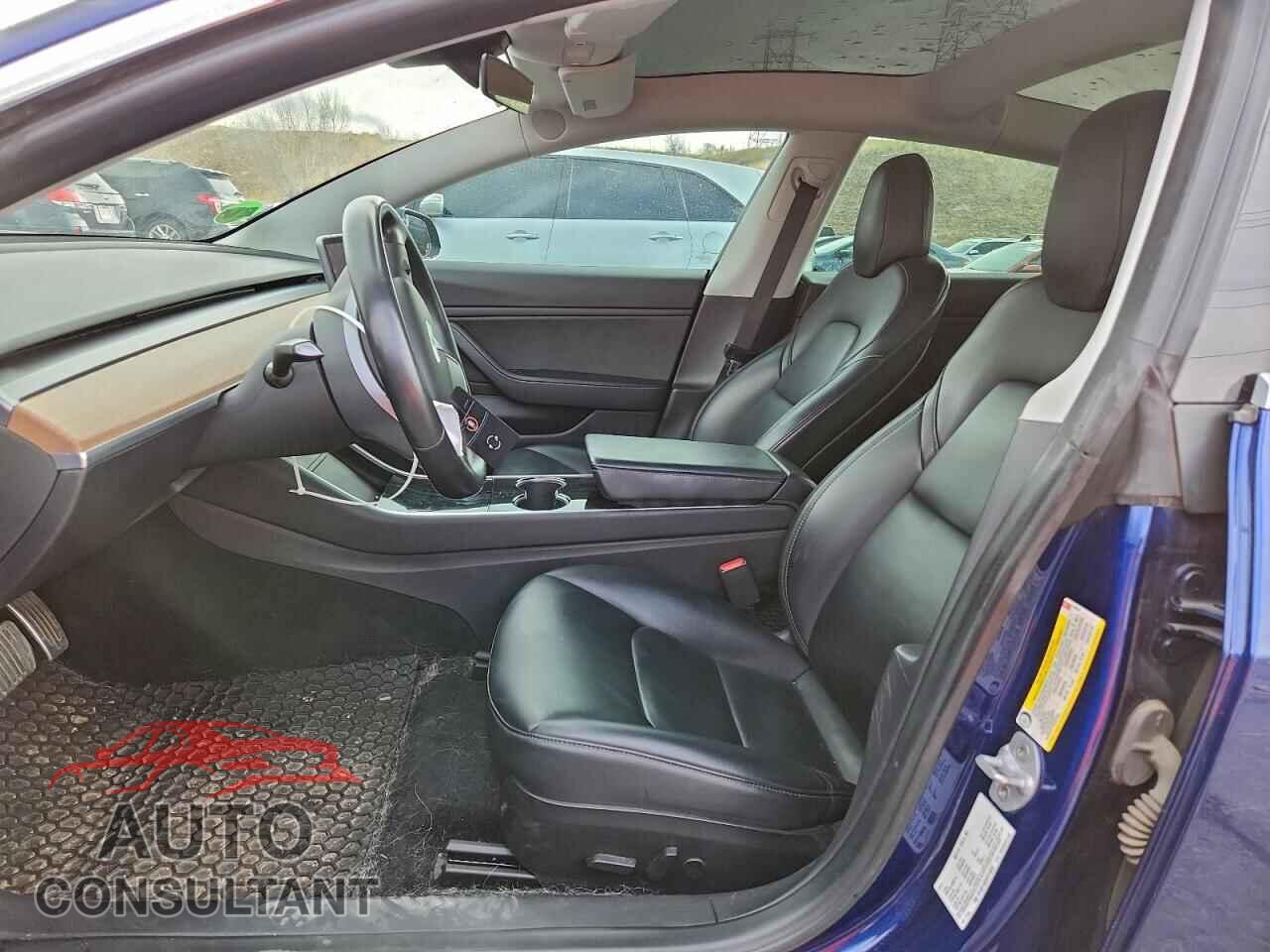 TESLA MODEL 3 2019 - 5YJ3E1EB3KF210837