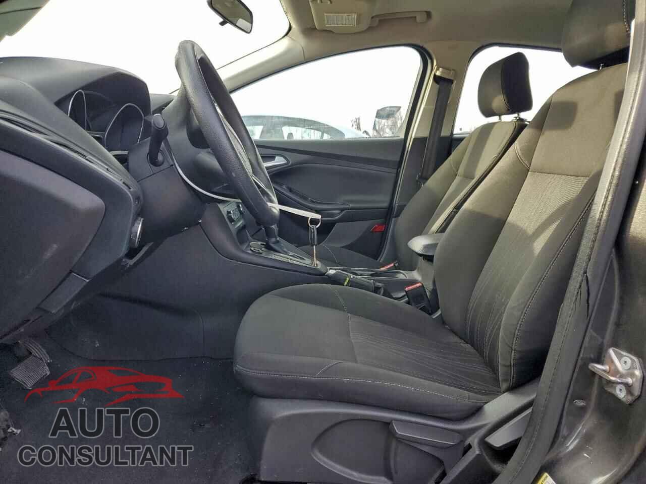 FORD FOCUS 2015 - 1FADP3K28FL315641