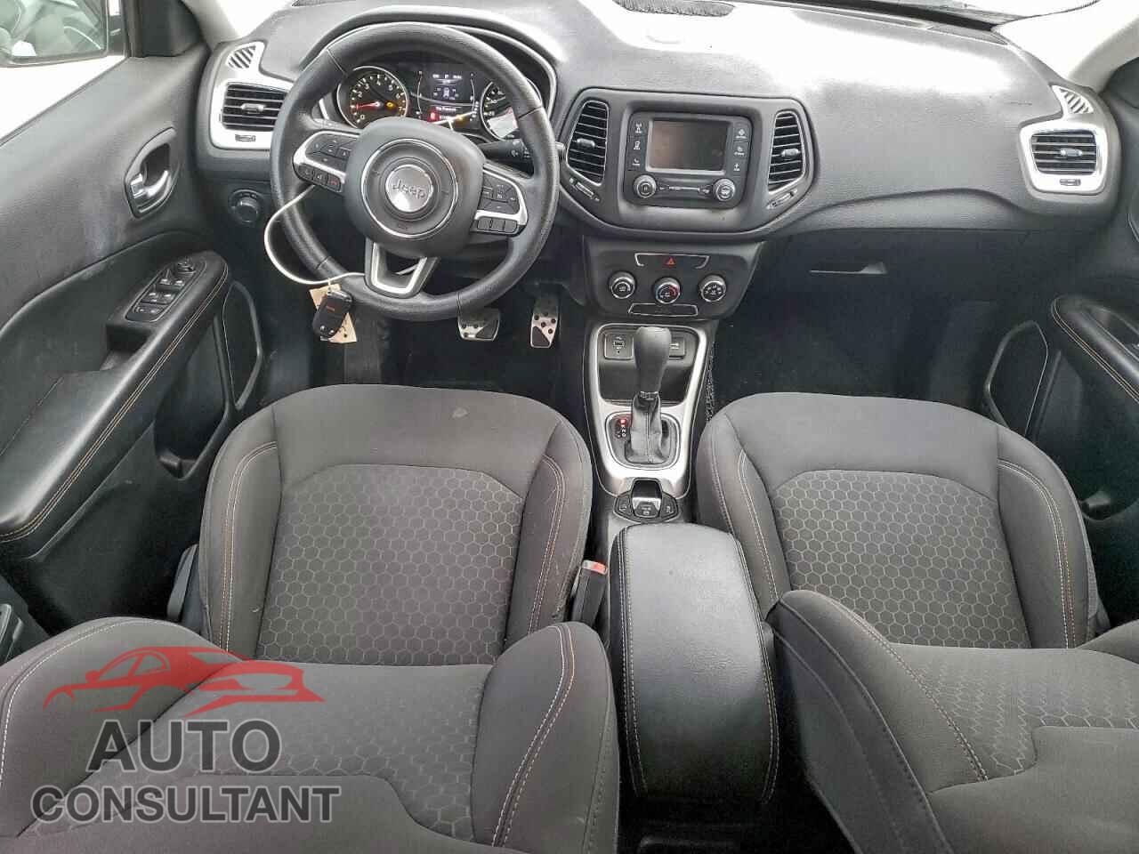 JEEP COMPASS 2018 - 3C4NJCAB2JT106989