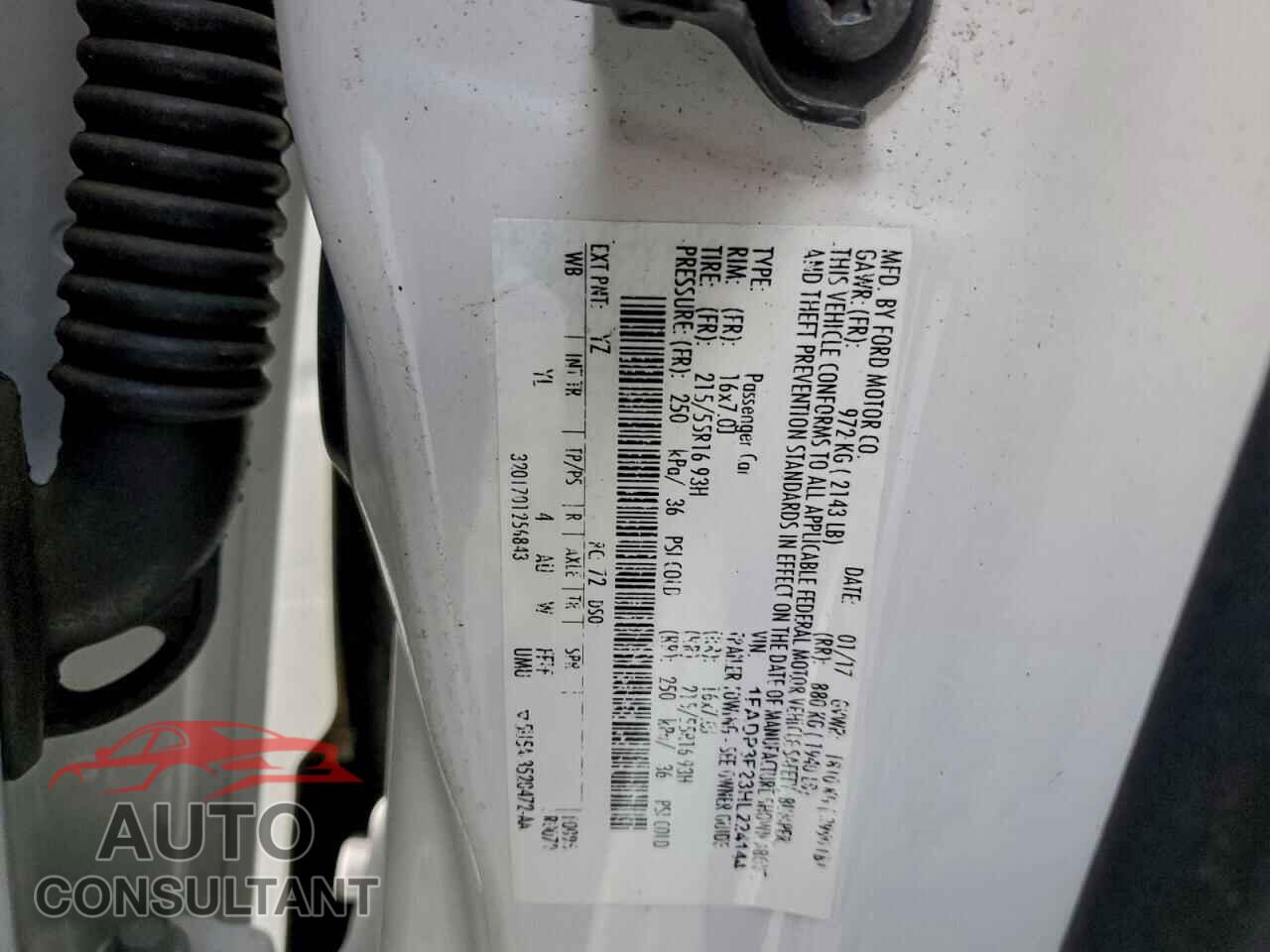 FORD FOCUS 2017 - 1FADP3F23HL224144