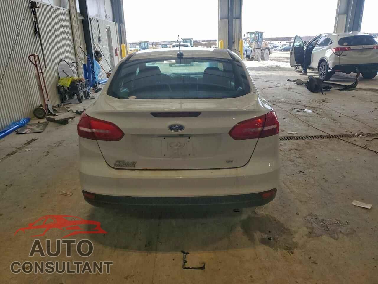FORD FOCUS 2017 - 1FADP3F22HL219596