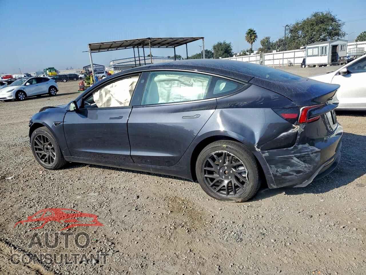 TESLA MODEL 3 2025 - 5YJ3E1EA9SF907856