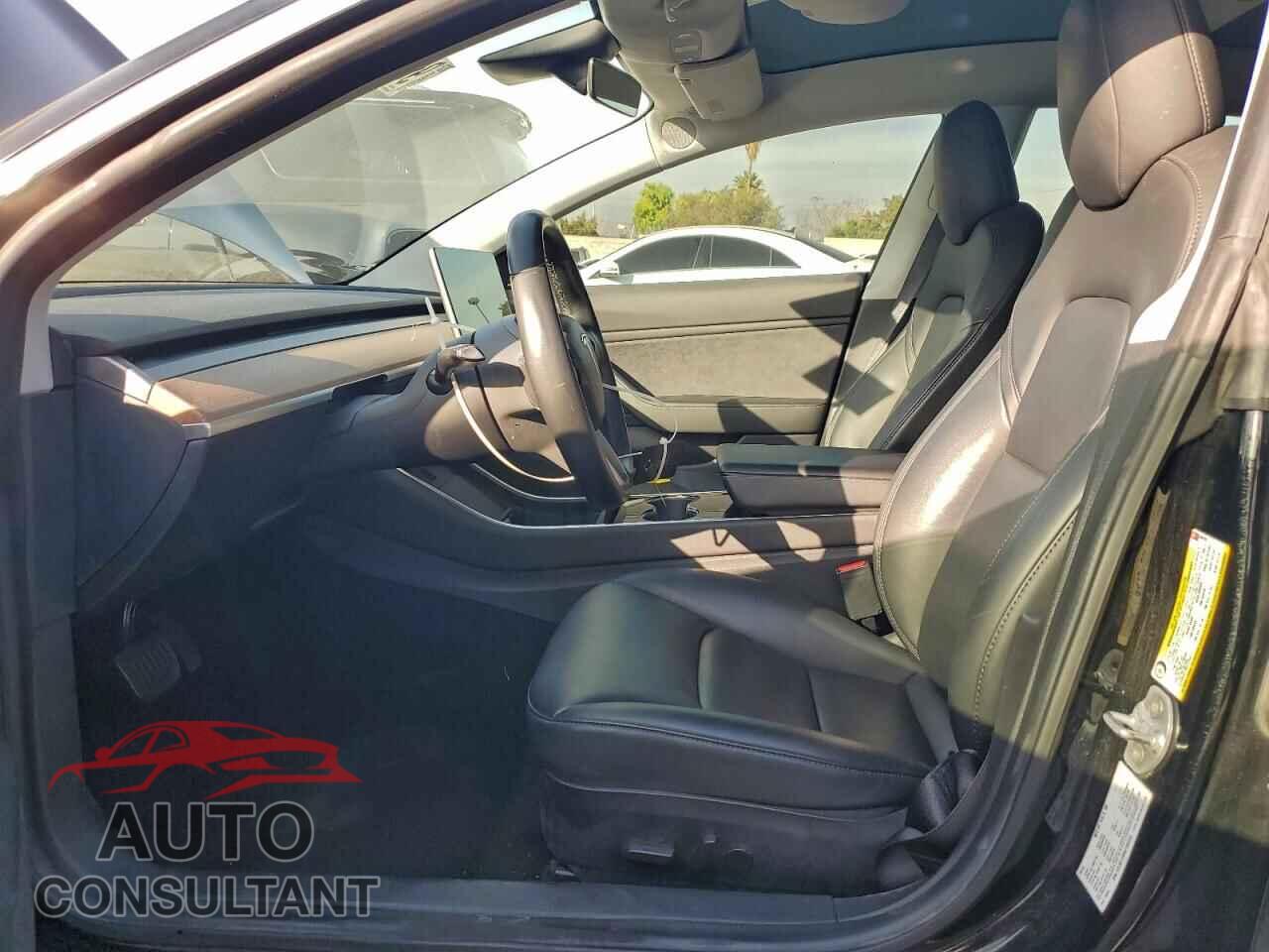 TESLA MODEL 3 2019 - 5YJ3E1EB3KF384228