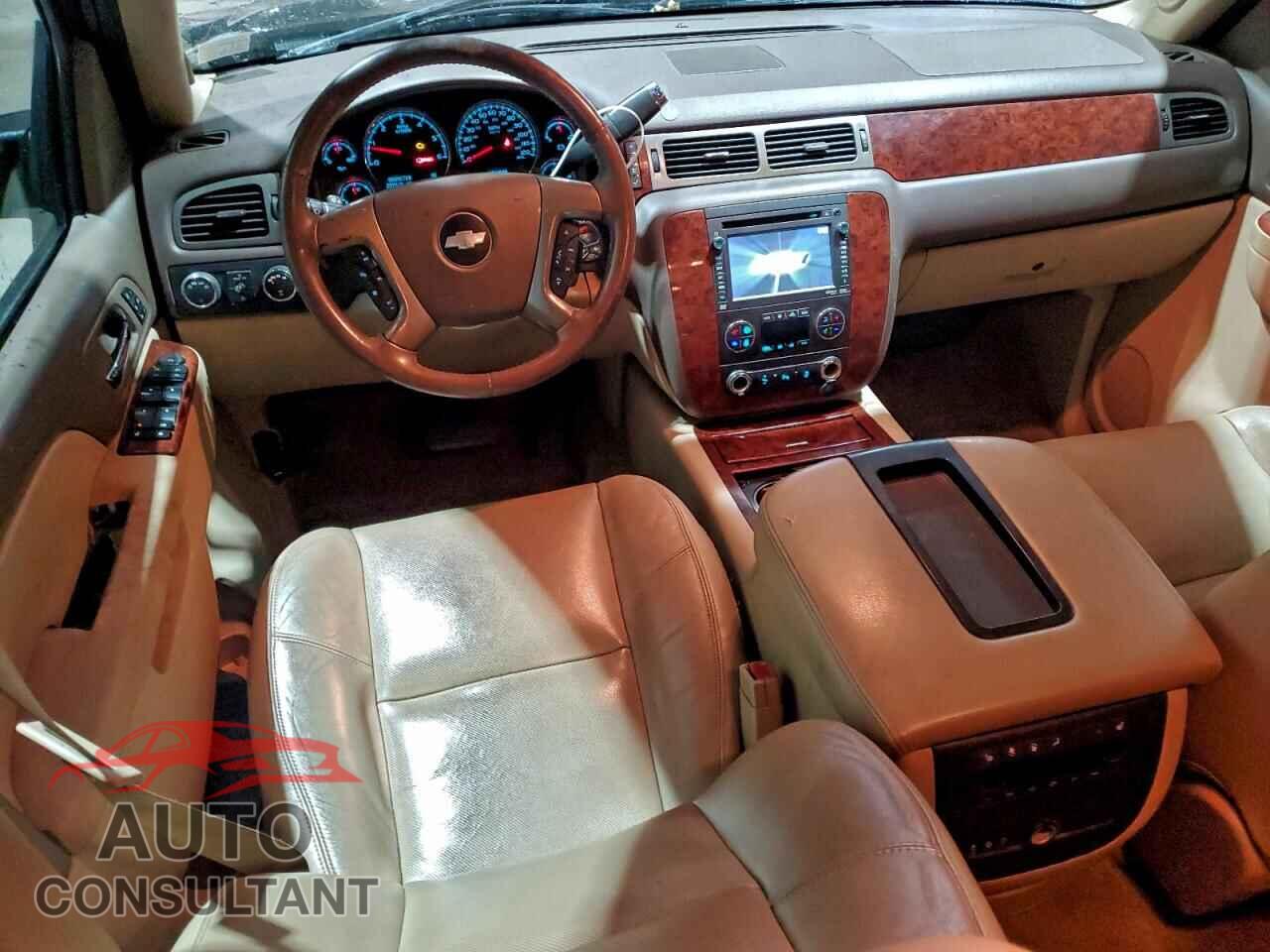CHEVROLET TAHOE 2013 - 1GNSKCE08DR253184