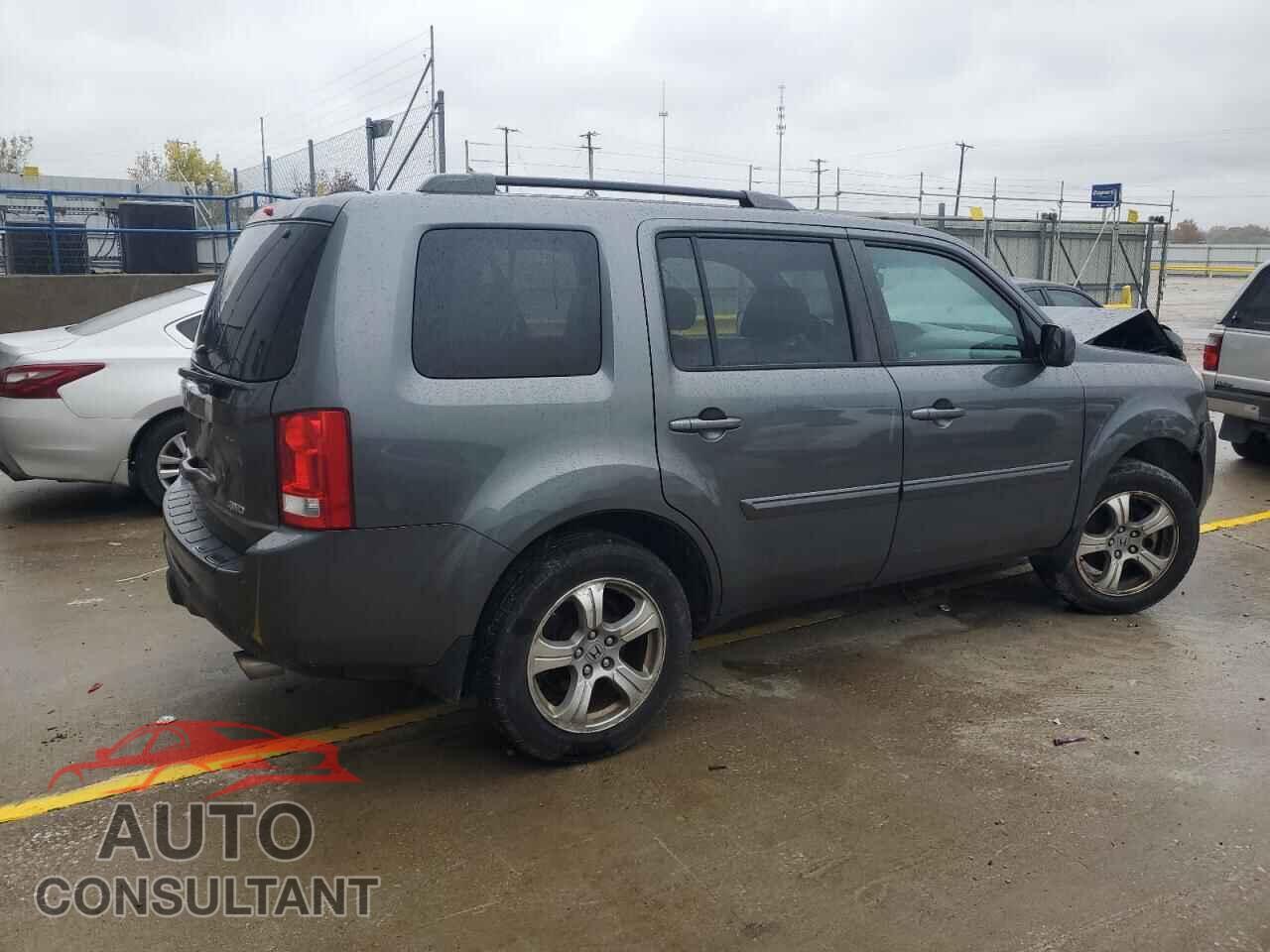 HONDA PILOT 2013 - 5FNYF4H64DB009471