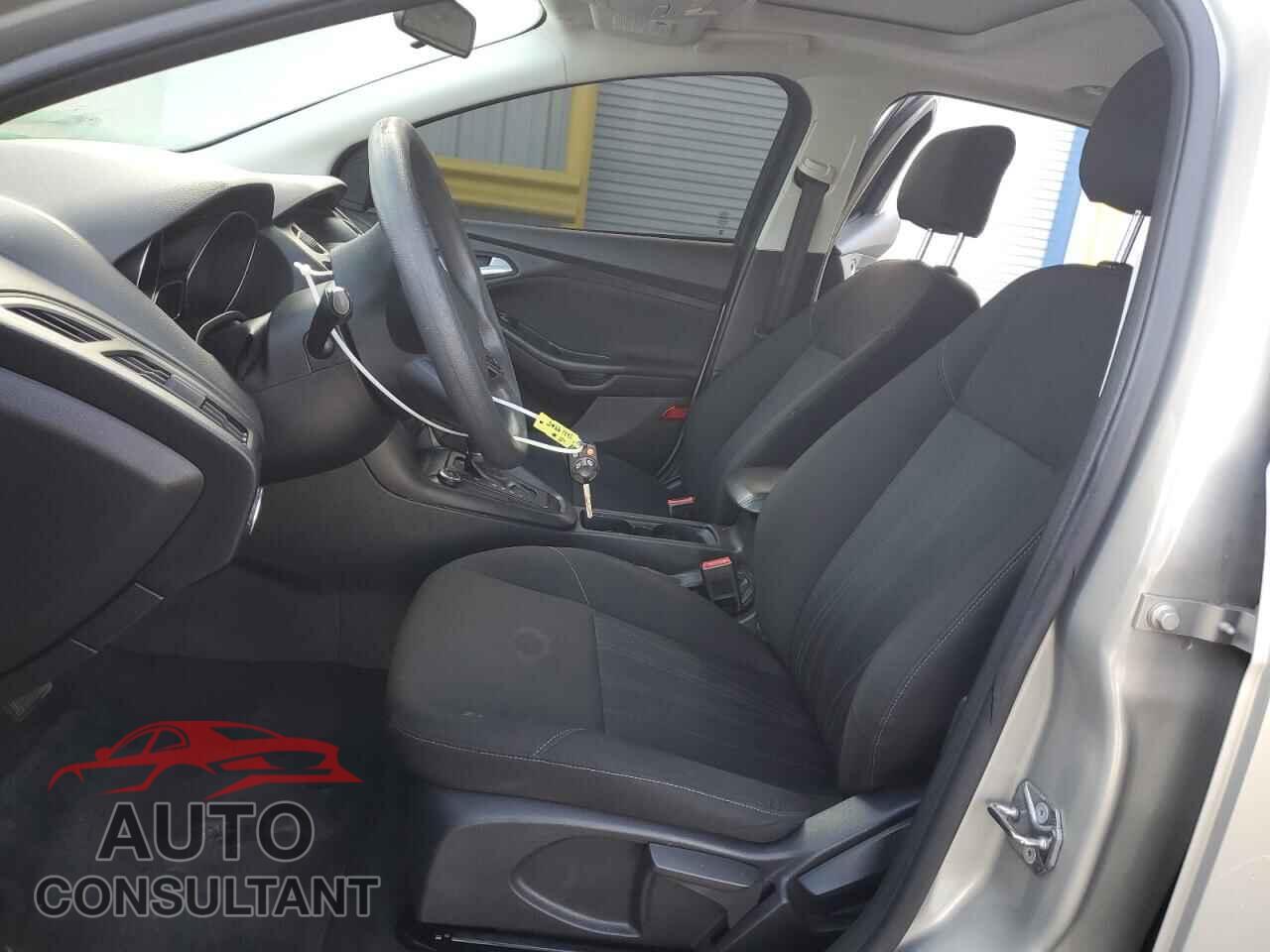 FORD FOCUS 2015 - 1FADP3F21FL201801