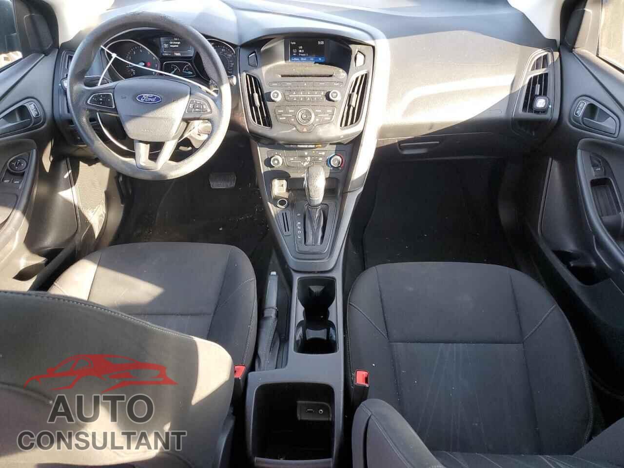 FORD FOCUS 2015 - 1FADP3E28FL286475