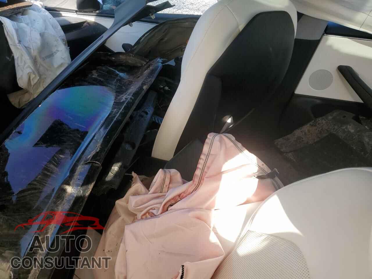 TESLA MODEL 3 2024 - 5YJ3E1EA4RF855577