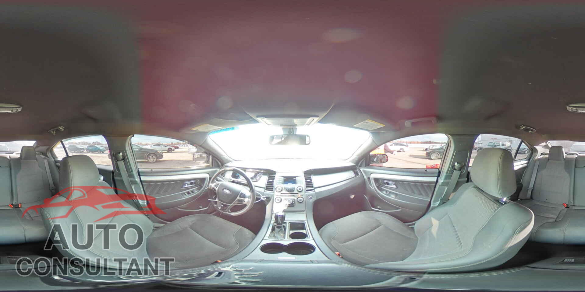 FORD TAURUS 2018 - 1FAHP2E80JG108836