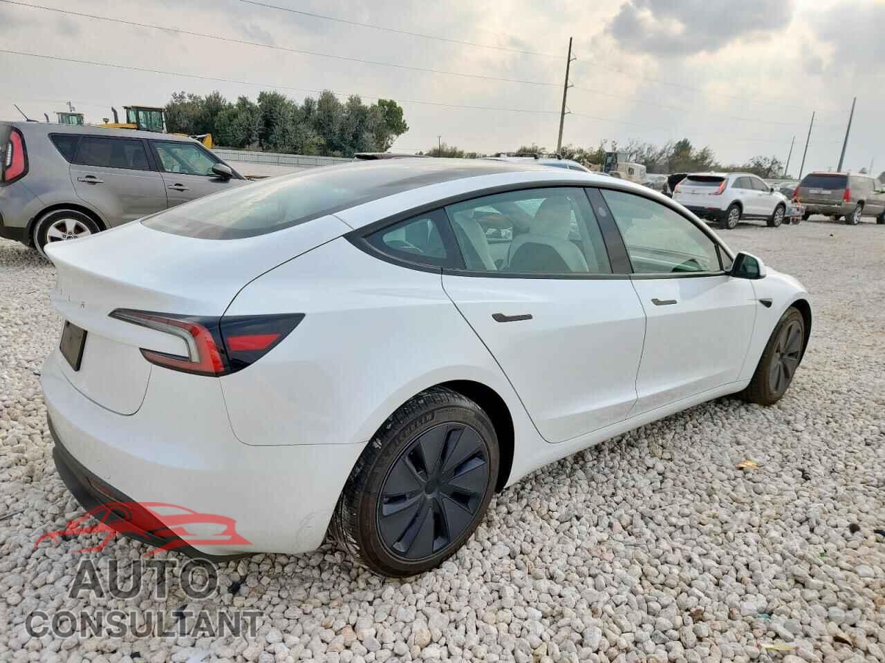 TESLA MODEL 3 2025 - 5YJ3E1EA9SF938976