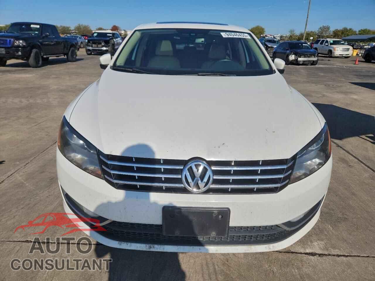 VOLKSWAGEN PASSAT 2013 - 1VWCN7A38DC048024