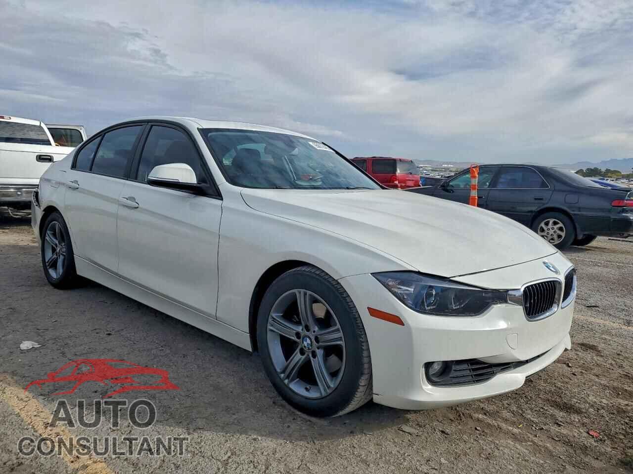 BMW 3 SERIES 2013 - WBA3C1C55DF444010