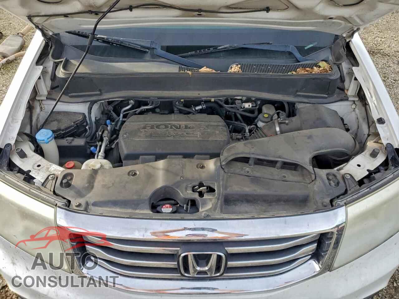 HONDA PILOT 2013 - 5FNYF3H26DB039207