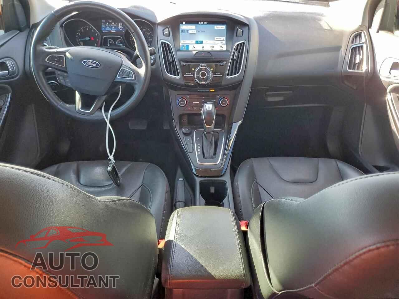 FORD FOCUS 2018 - 1FADP3N20JL247355