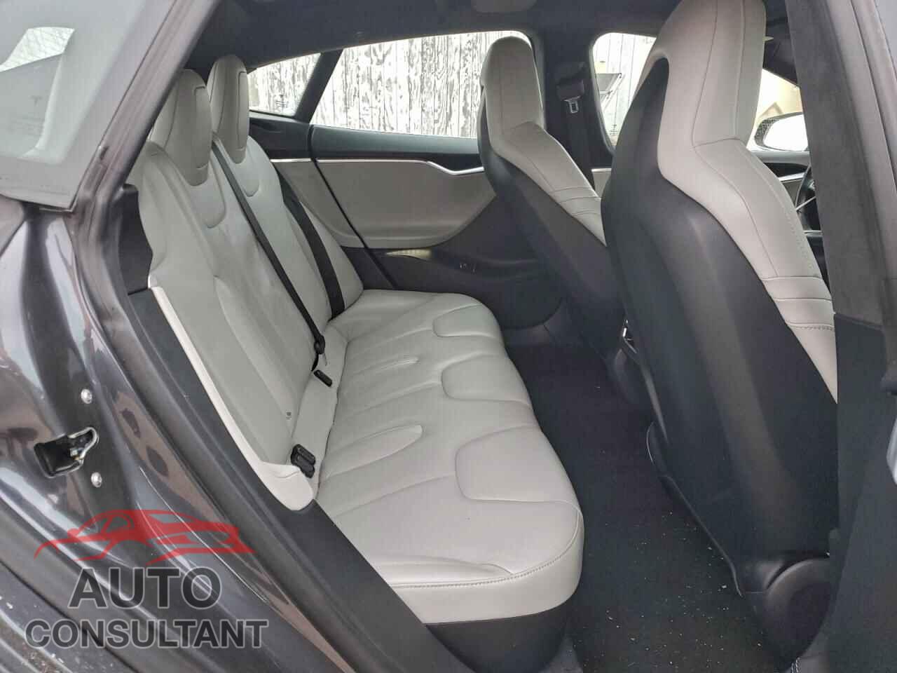 TESLA MODEL S 2015 - 5YJSA1E27FF112942