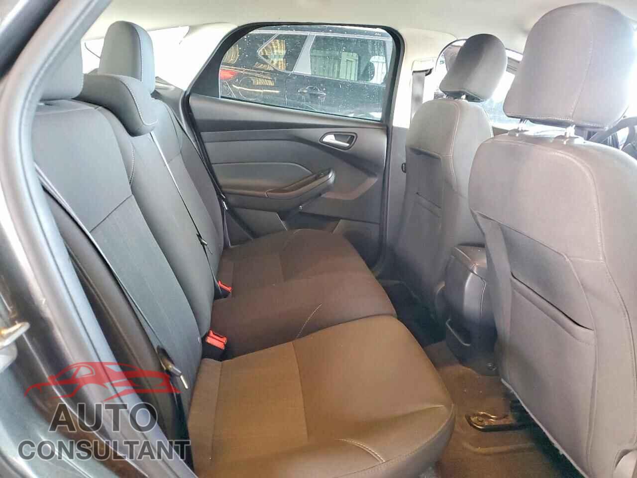 FORD FOCUS 2017 - 1FADP3K20HL223393