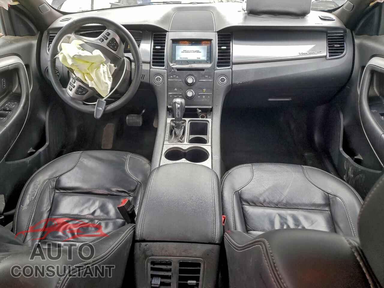 FORD TAURUS 2018 - 1FAHP2E86JG135376