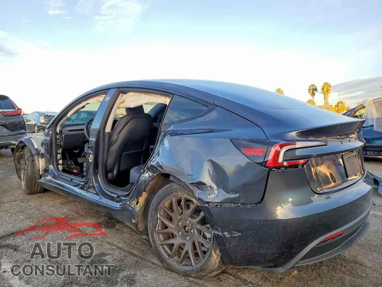 TESLA MODEL 3 2025 - 5YJ3E1EA8SF968597