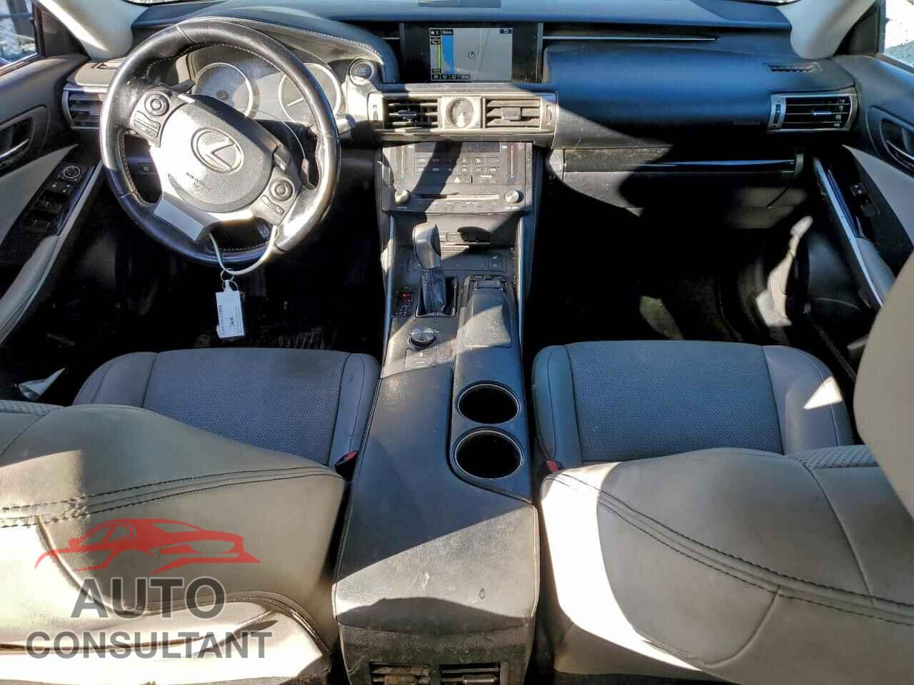 LEXUS IS 2015 - JTHCF1D24F5027483