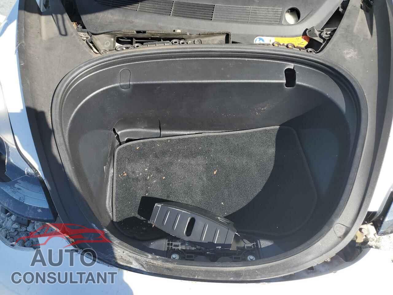 TESLA MODEL 3 2018 - 5YJ3E1EA7JF010579