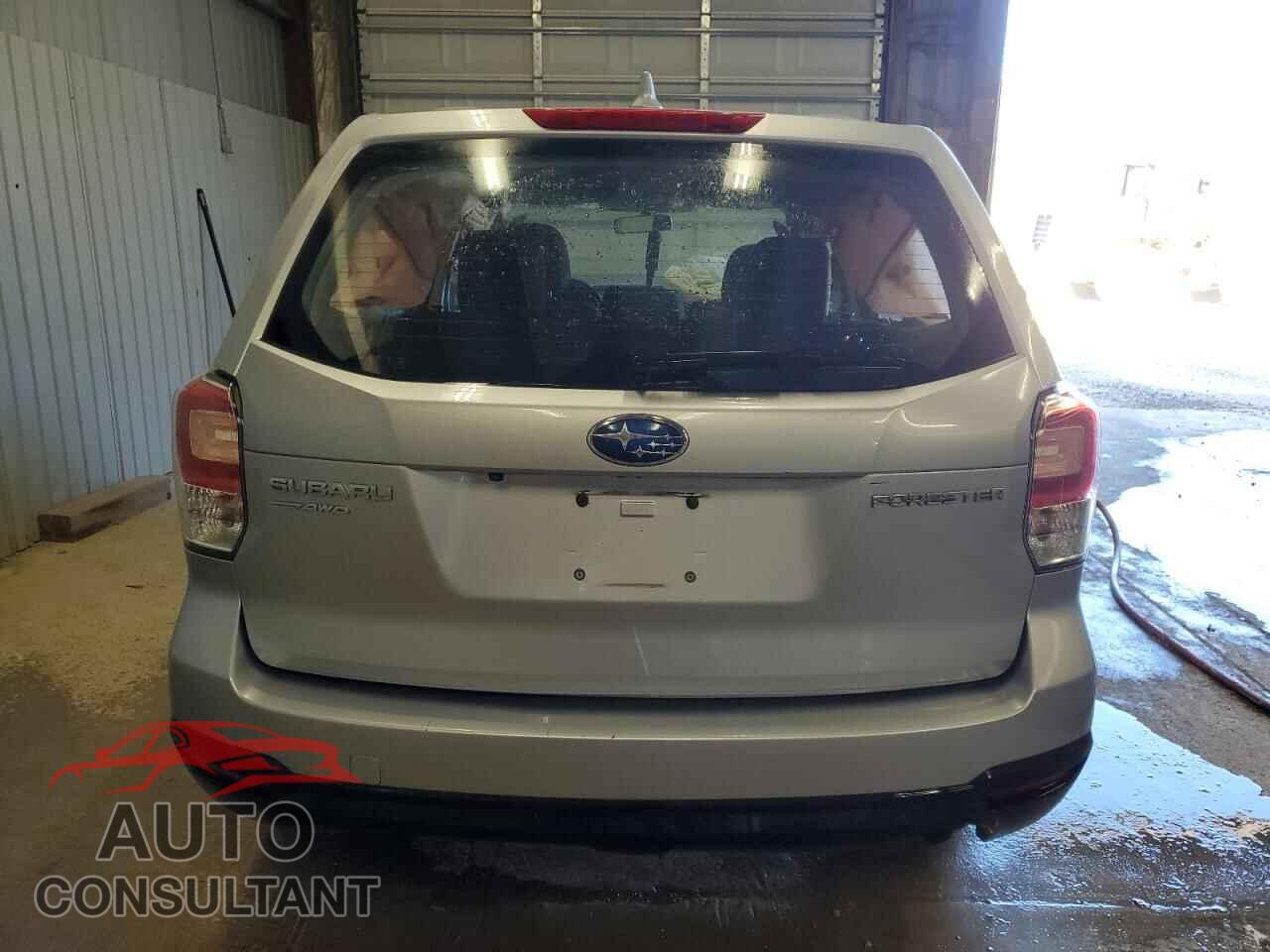 SUBARU FORESTER 2018 - JF2SJAAC2JH471608