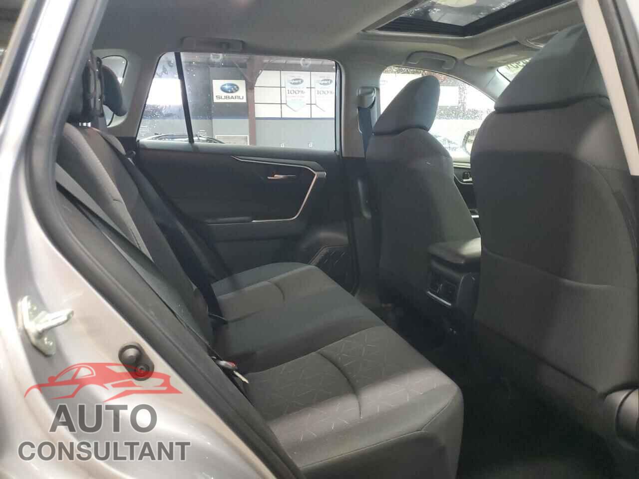 TOYOTA RAV4 2019 - JTMP1RFV8KD039918