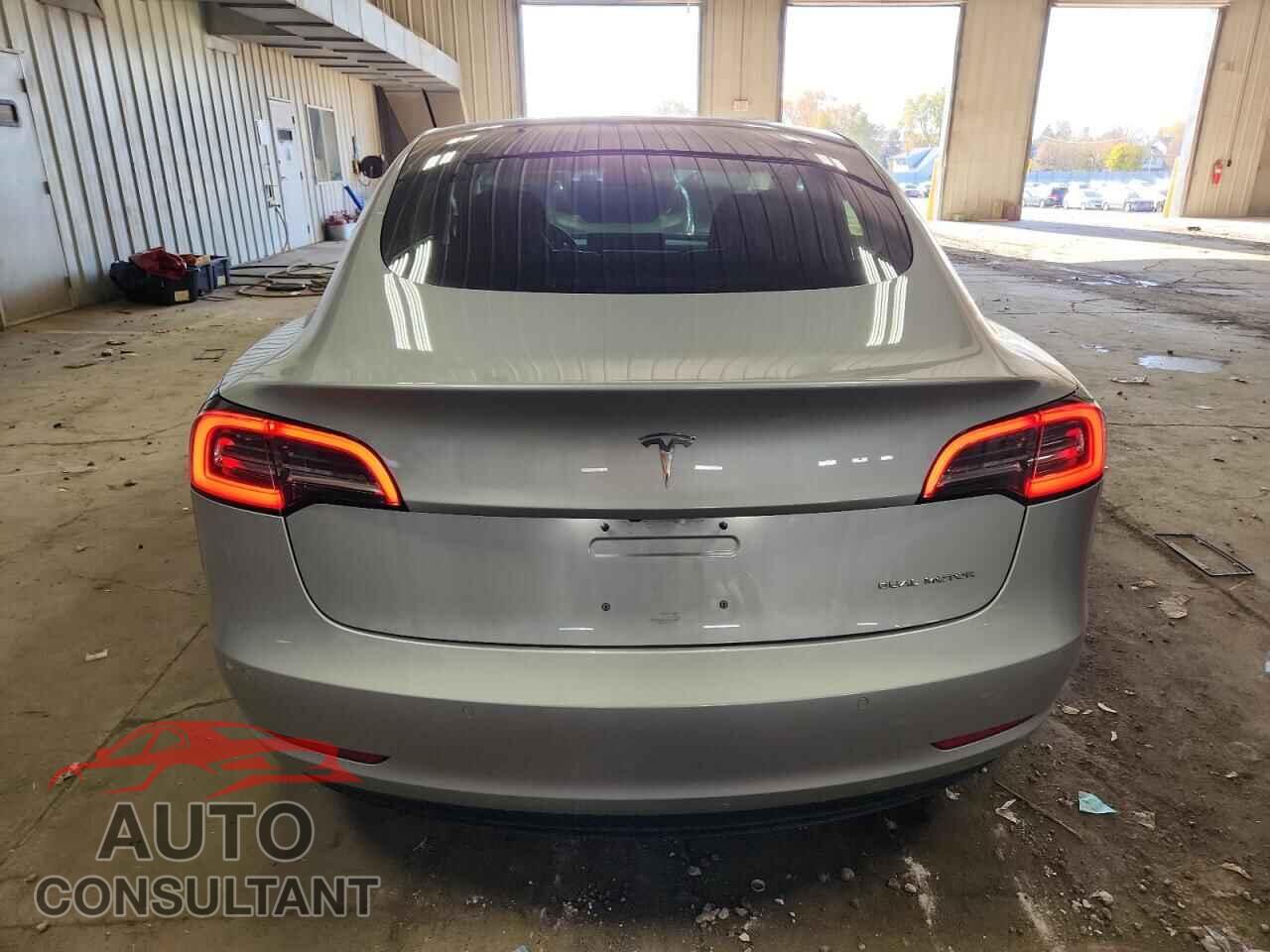 TESLA MODEL 3 2018 - 5YJ3E1EB4JF087614