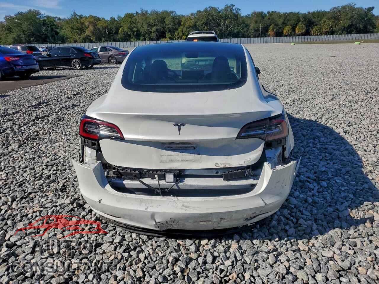 TESLA MODEL 3 2023 - 5YJ3E1EA5PF456321