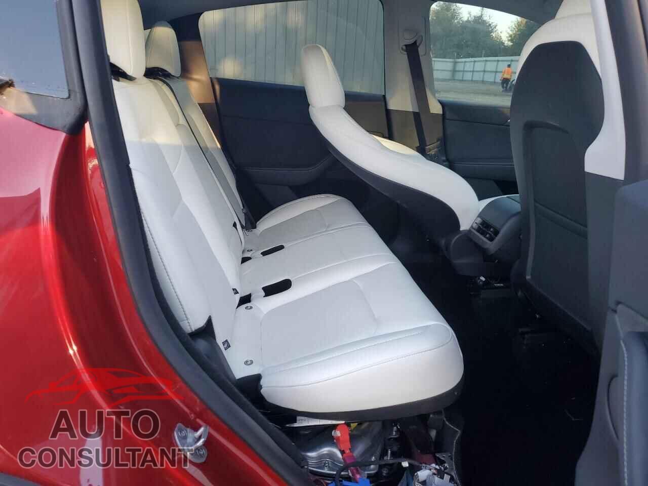 TESLA MODEL Y 2024 - 7SAYGDEEXRA313050