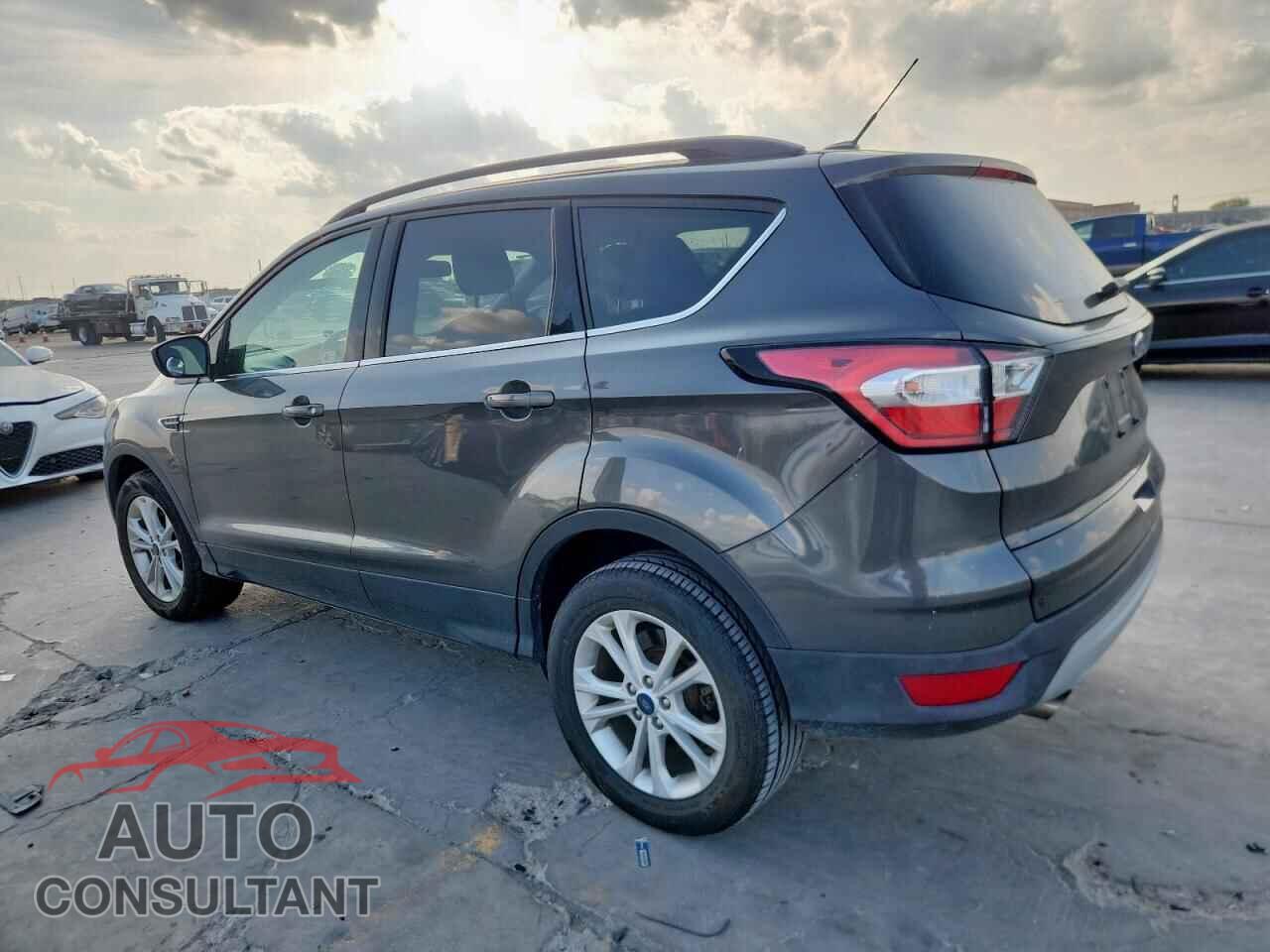 FORD ESCAPE 2018 - 1FMCU9GD2JUC95557