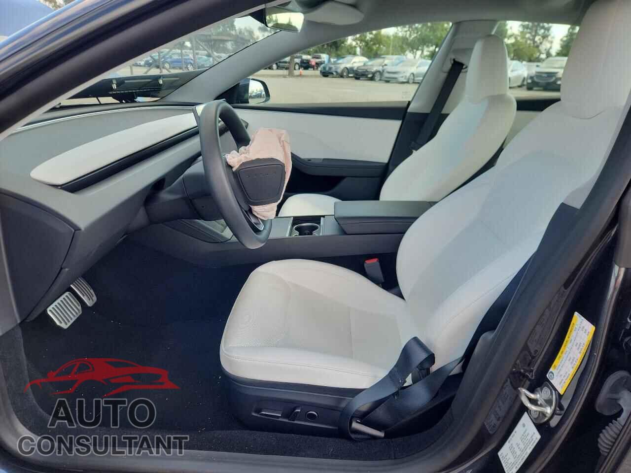 TESLA MODEL 3 2024 - 5YJ3E1EB6RF811010