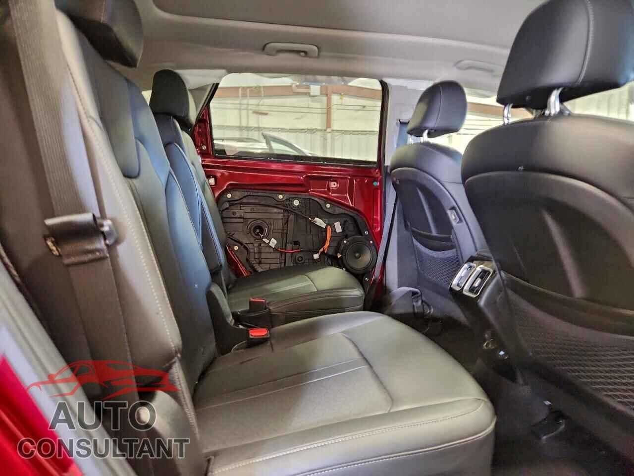 KIA SORENTO 2023 - 5XYRKDLF8PG174055