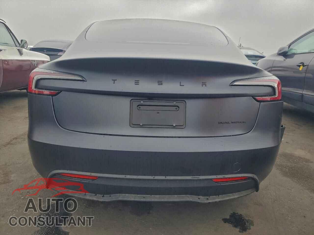 TESLA MODEL 3 2024 - 5YJ3E1EB8RF832585