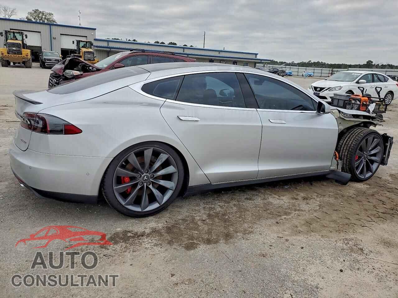 TESLA MODEL S 2015 - 5YJSA1E45FF120281