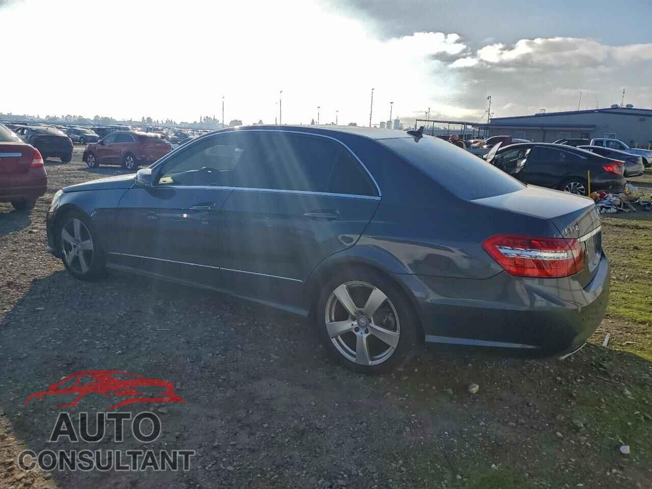 MERCEDES-BENZ E-CLASS 2011 - WDDHF5GB1BA418902