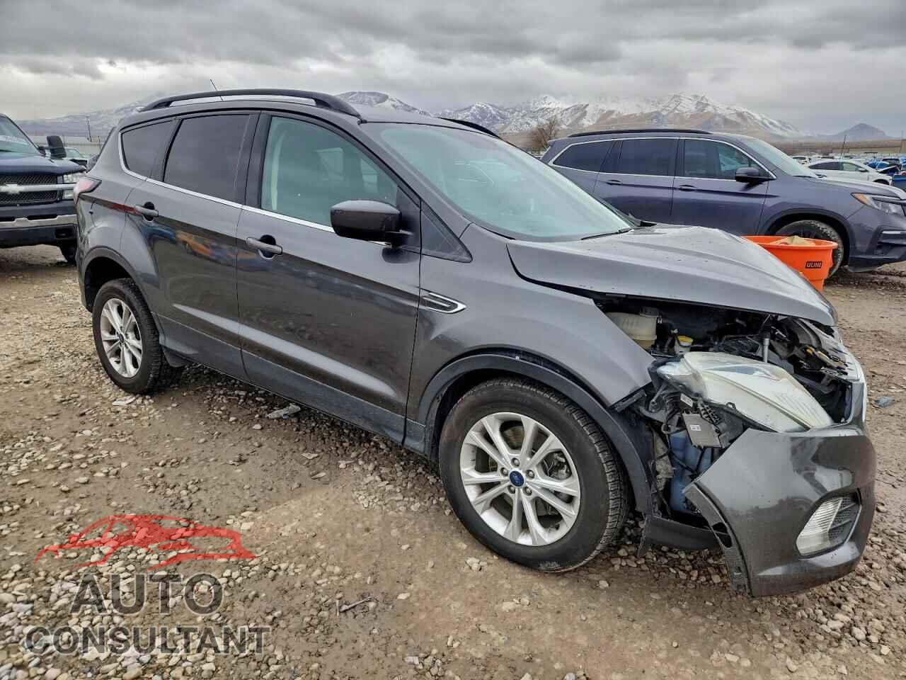 FORD ESCAPE 2017 - 1FMCU9GD2HUC50175