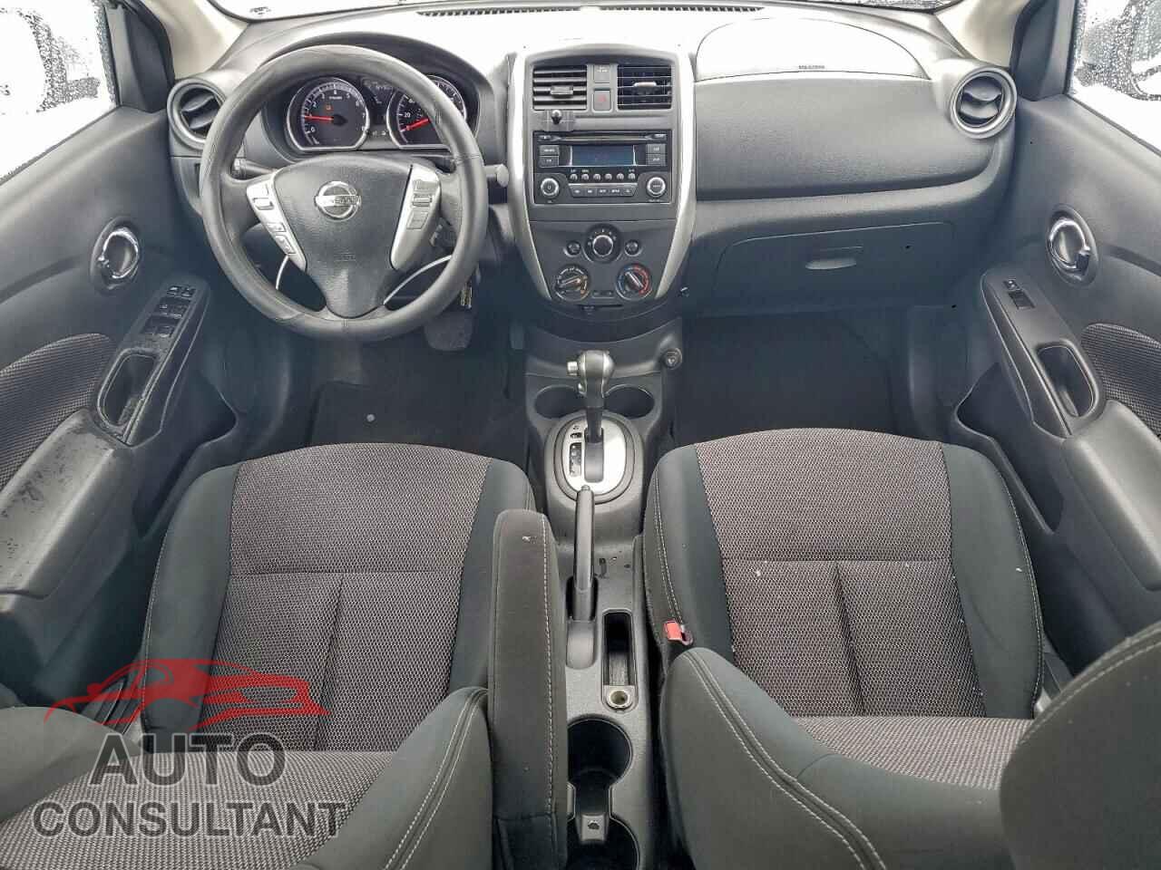 NISSAN VERSA 2017 - 3N1CN7AP3HL801557