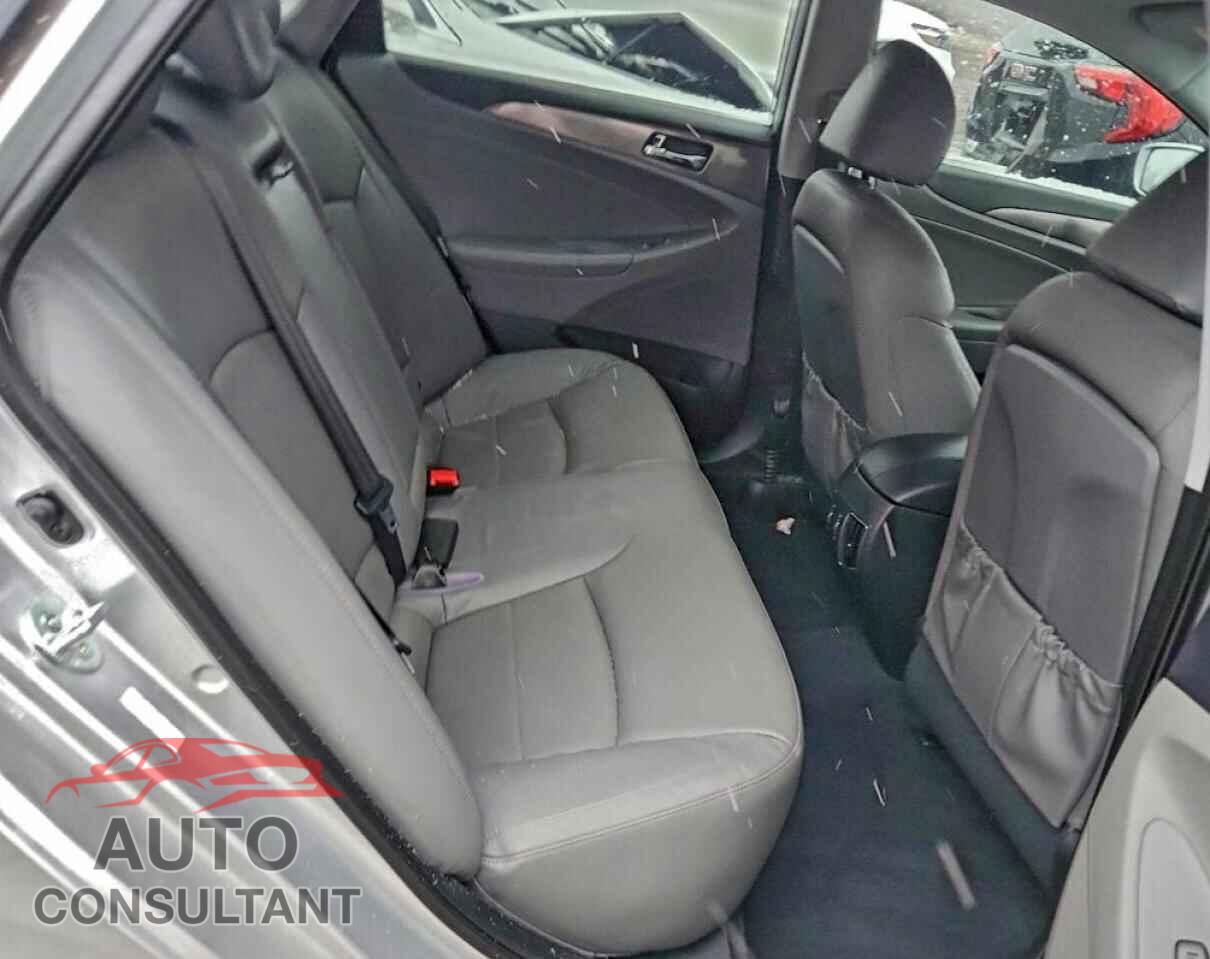 HYUNDAI SONATA 2013 - KMHEC4A43DA080296