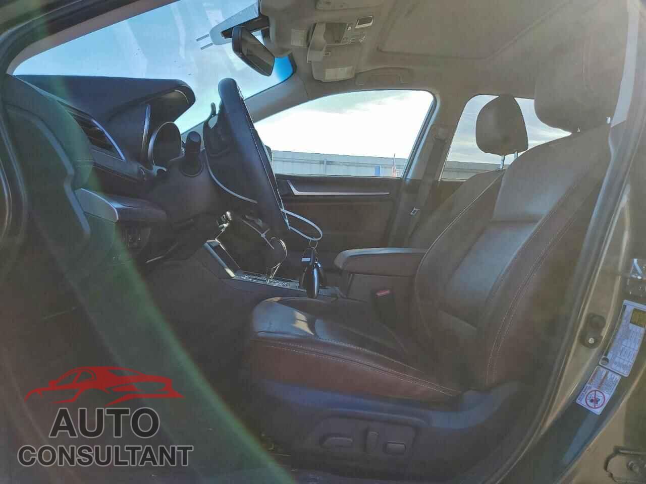 SUBARU OUTBACK 2018 - 4S4BSATC8J3276582