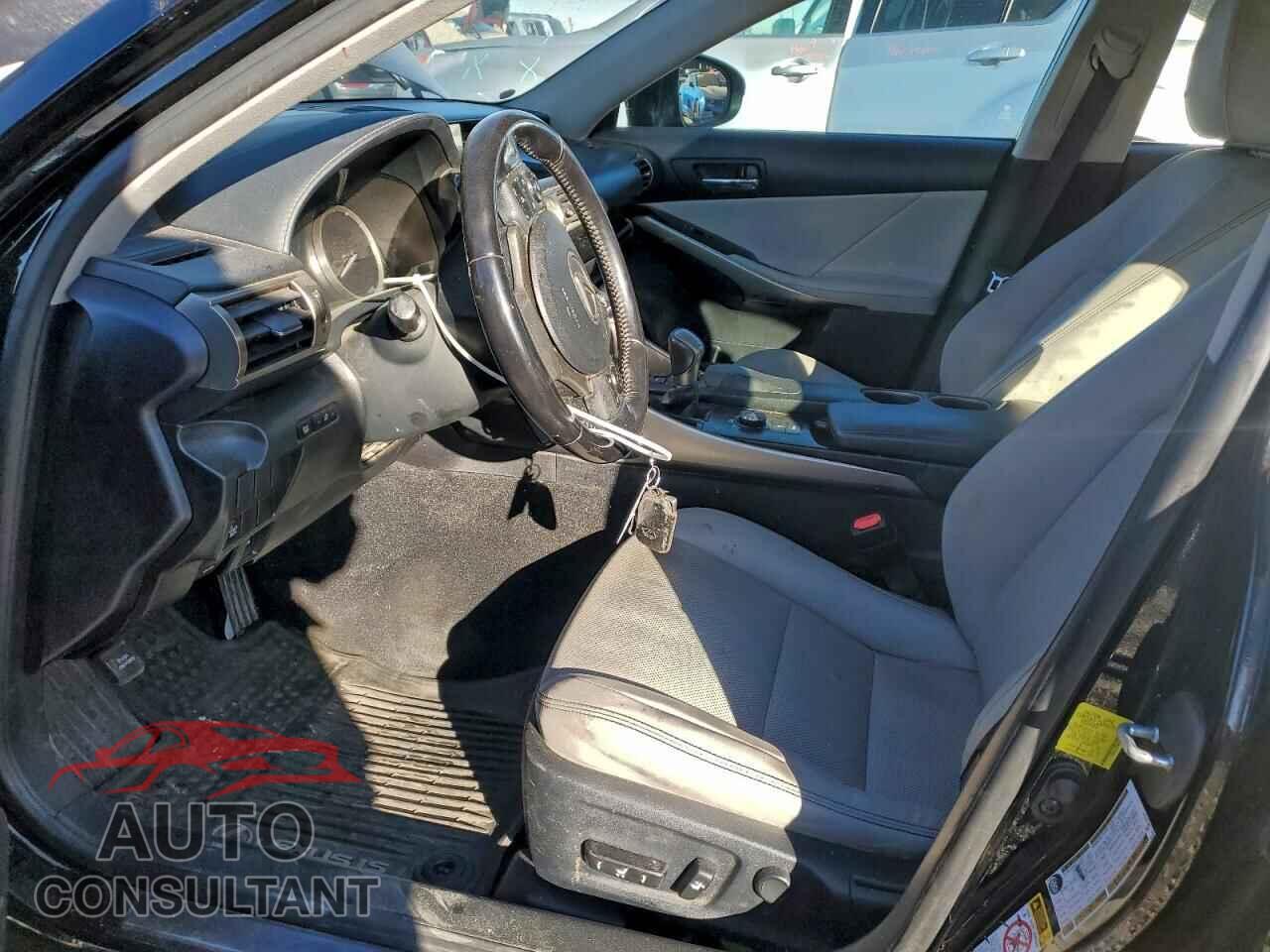 LEXUS IS 2015 - JTHCF1D24F5027483