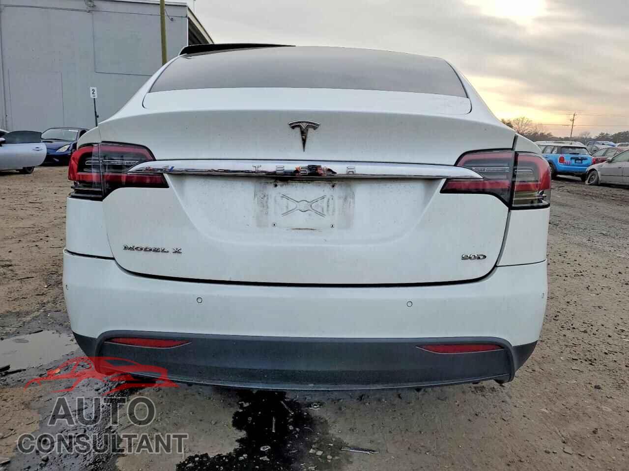 TESLA MODEL X 2016 - 5YJXCAE20GF003031