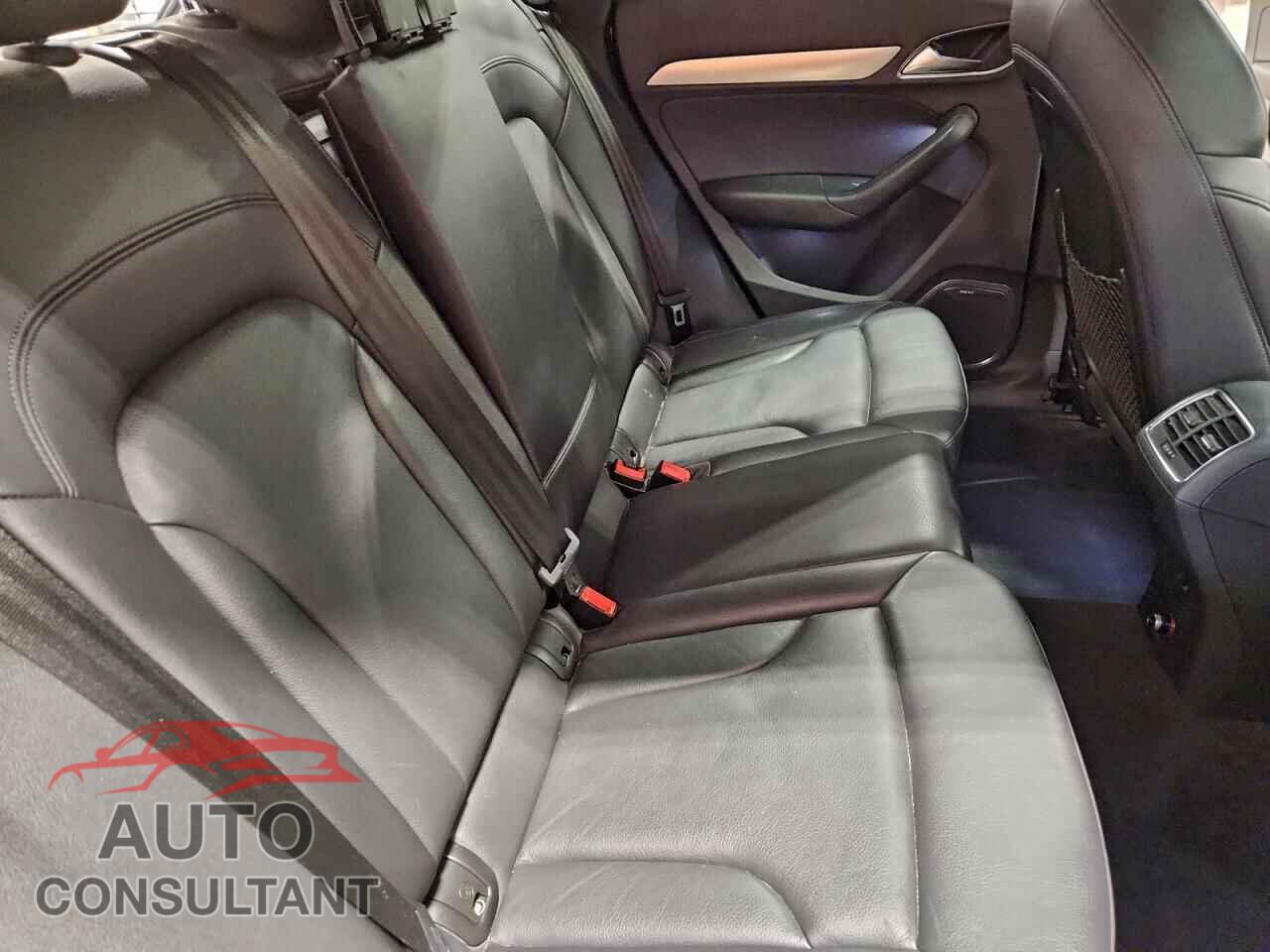 AUDI Q3 2015 - WA1GFCFSXFR013294