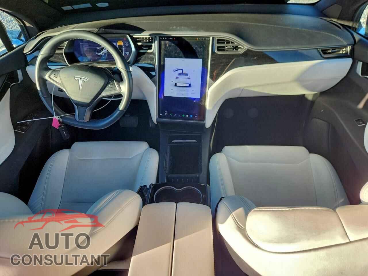 TESLA MODEL X 2018 - 5YJXCAE20JF113987