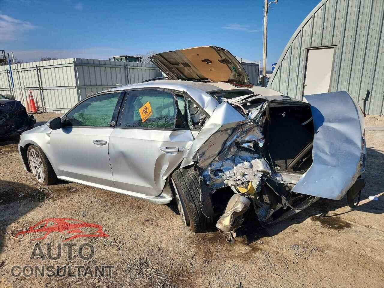 VOLKSWAGEN PASSAT 2019 - 1VWLA7A33KC009916